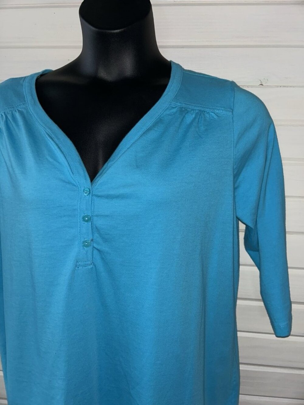 Woman Within Sz PLUS MEDIUM 14W / 16W Blue V-Neck Henley Top 100% Cotton EUC